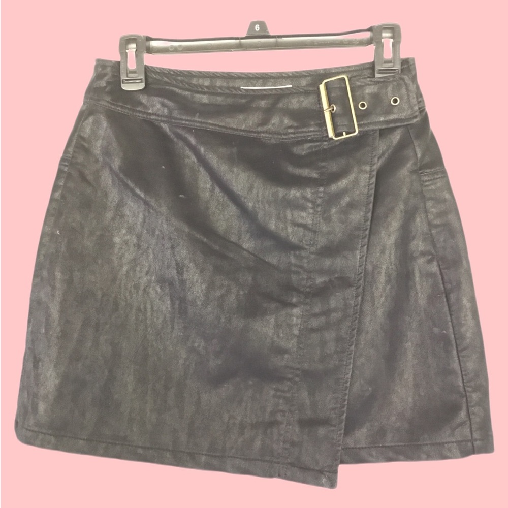 Chelsea & Violet black faux leather skirt Medium